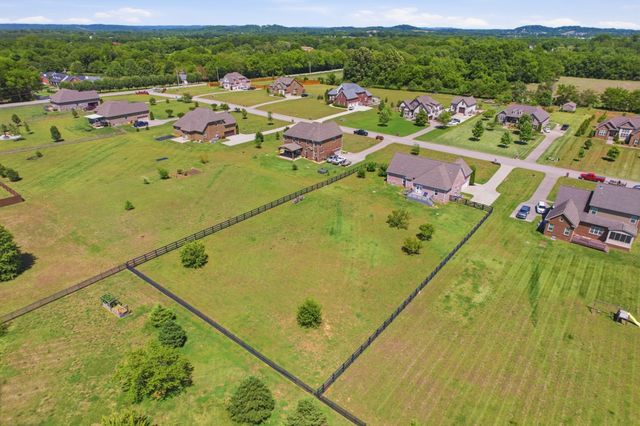 4016 Pleasant Gate Ln, Columbia, TN 38401