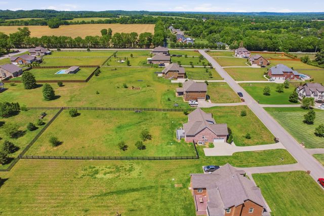 4016 Pleasant Gate Ln, Columbia, TN 38401