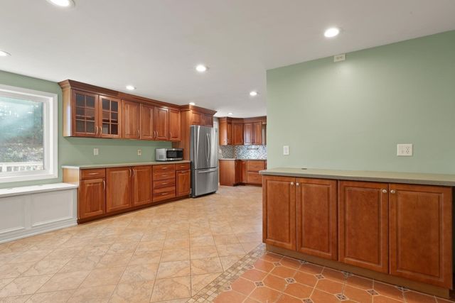 3 Ledgelawn Ave, Billerica, MA 01821