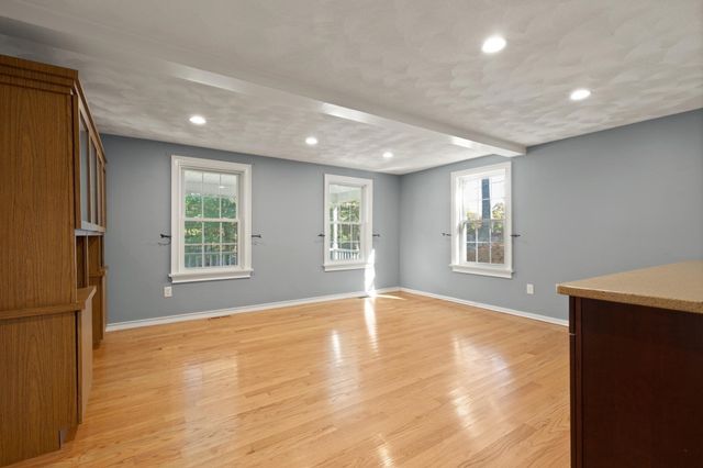 3 Ledgelawn Ave, Billerica, MA 01821