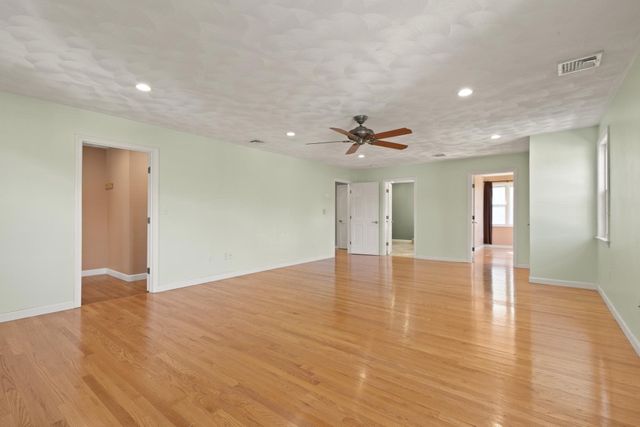 3 Ledgelawn Ave, Billerica, MA 01821