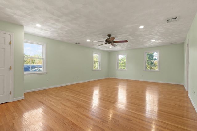 3 Ledgelawn Ave, Billerica, MA 01821