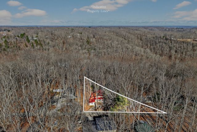 605 Holiday Haven Dr, Smithville, TN 37166