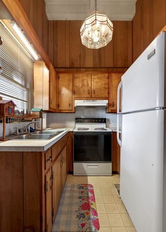 605 Holiday Haven Dr, Smithville, TN 37166