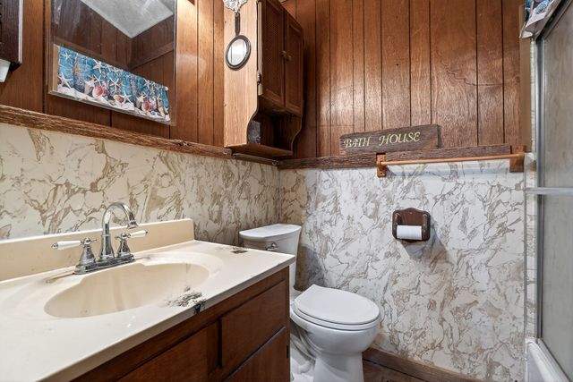 605 Holiday Haven Dr, Smithville, TN 37166