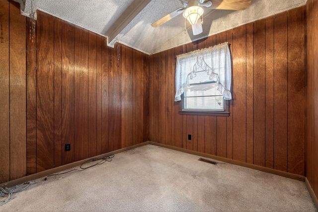 605 Holiday Haven Dr, Smithville, TN 37166