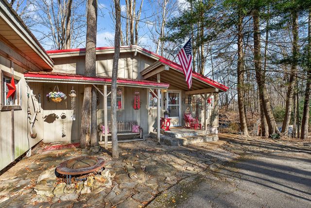 605 Holiday Haven Dr, Smithville, TN 37166