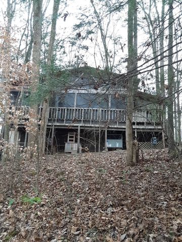 605 Holiday Haven Dr, Smithville, TN 37166