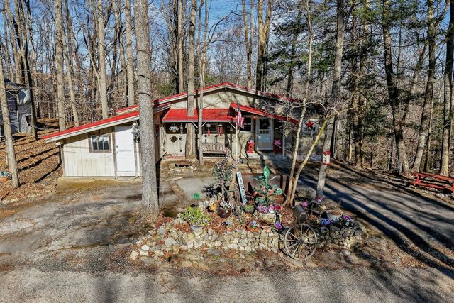 605 Holiday Haven Dr, Smithville, TN 37166