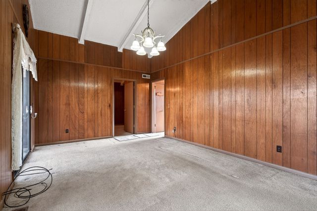 605 Holiday Haven Dr, Smithville, TN 37166