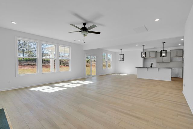 180 Hunter Ridge Drive, Boiling Springs, SC 29316