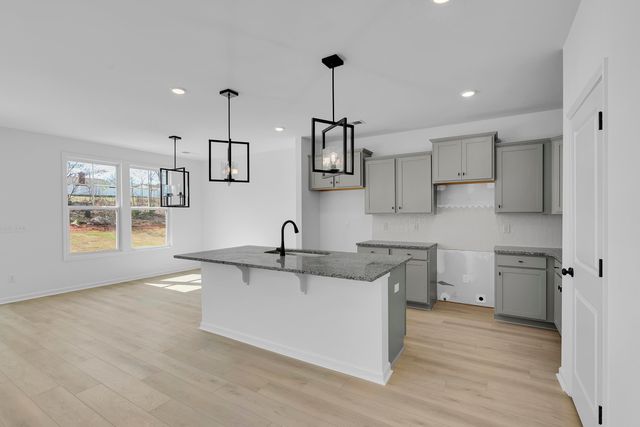 180 Hunter Ridge Drive, Boiling Springs, SC 29316