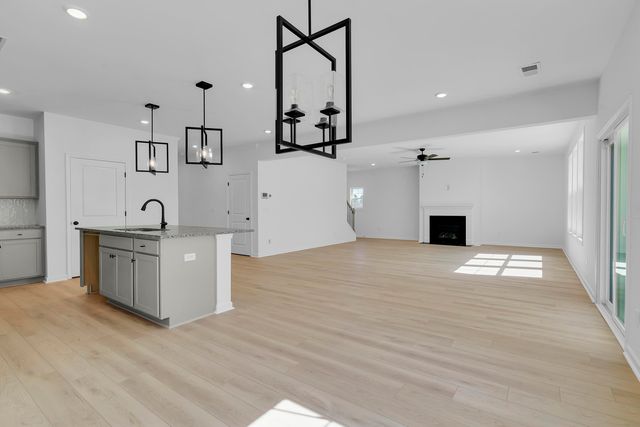 180 Hunter Ridge Drive, Boiling Springs, SC 29316