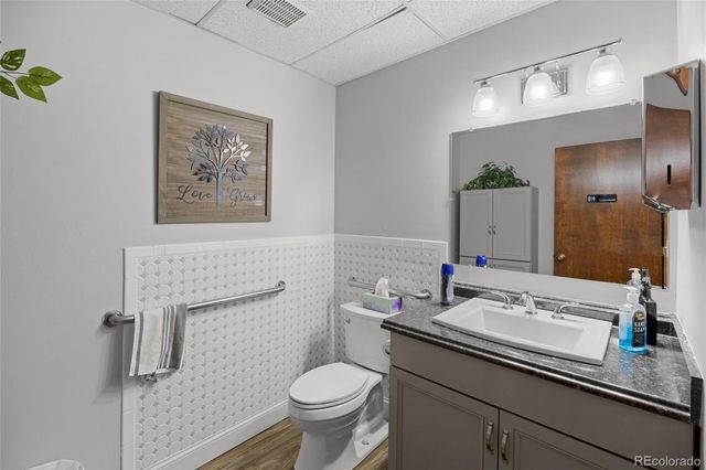1181 S Parker Road 105, Denver, CO 80231