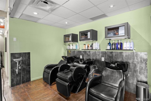 1181 S Parker Road 105, Denver, CO 80231