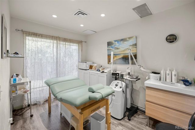 1181 S Parker Road 105, Denver, CO 80231