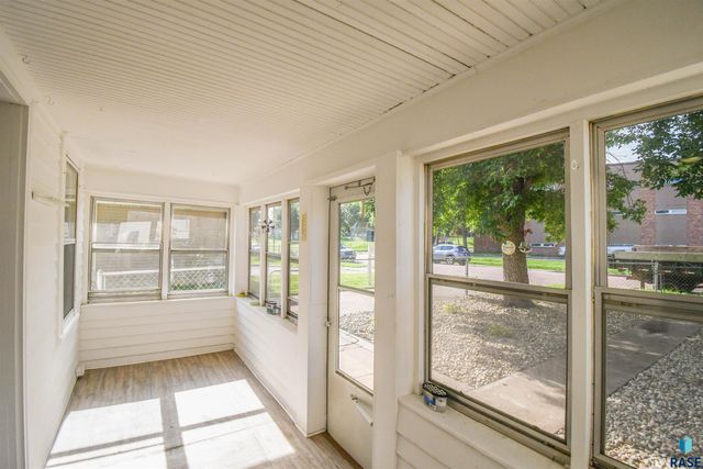1610 E 5th St, Sioux Falls, SD 57103