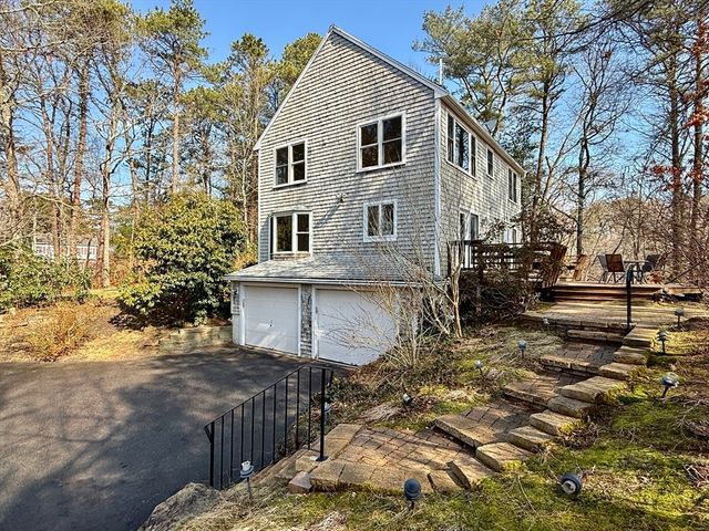 134 Kathleen Dr, Plymouth, MA 02360
