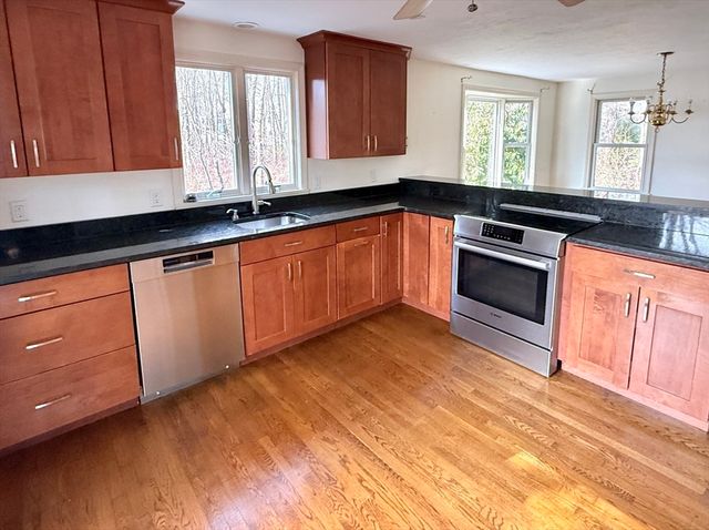 134 Kathleen Dr, Plymouth, MA 02360