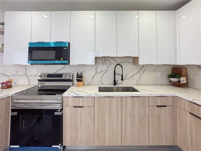 1846 NW 49th St, Miami, FL 33142