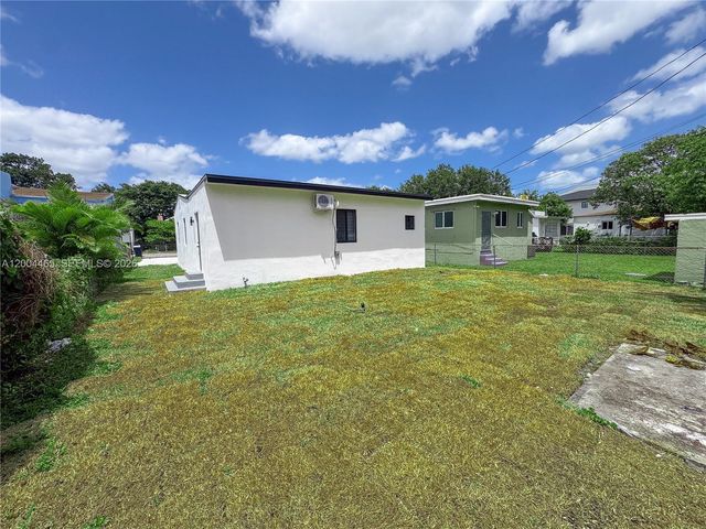 1846 NW 49th St, Miami, FL 33142