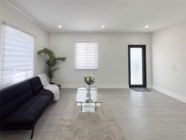 1846 NW 49th St, Miami, FL 33142