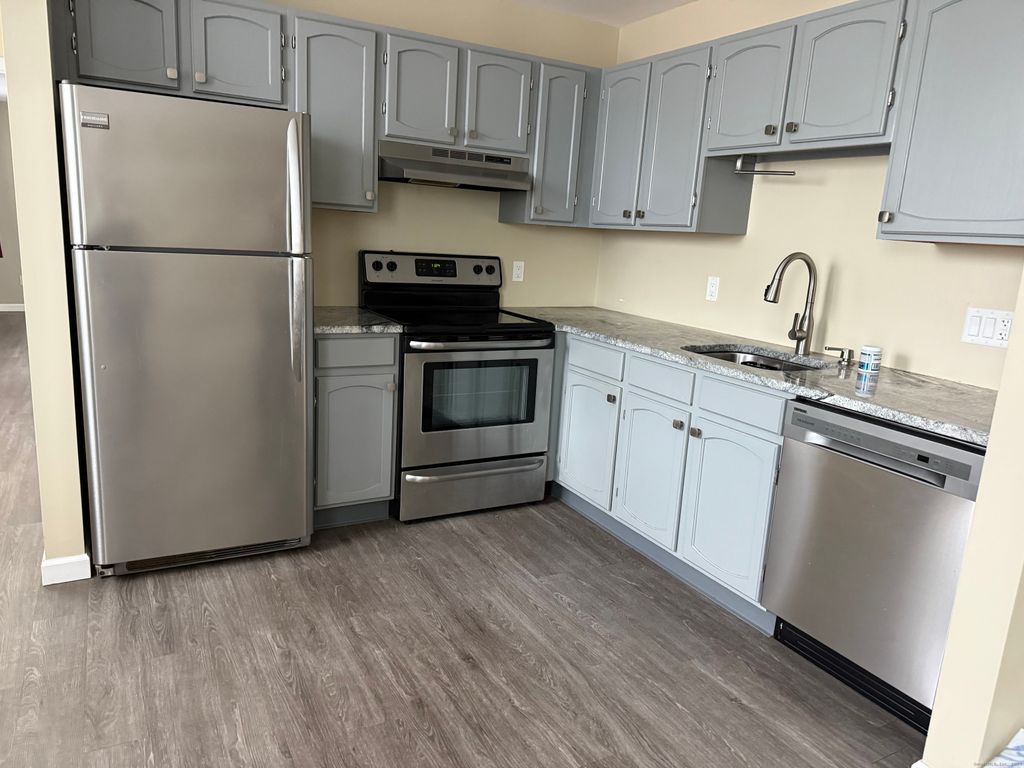 40 S.CHERRY Street 29, Wallingford, CT 06492