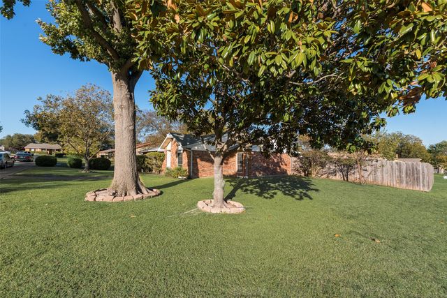 523 Faye Street, Desoto, TX 75115