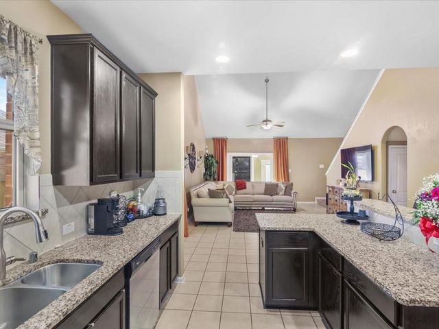 427 Heatherton Hill Drive, Rosenberg, TX 77469