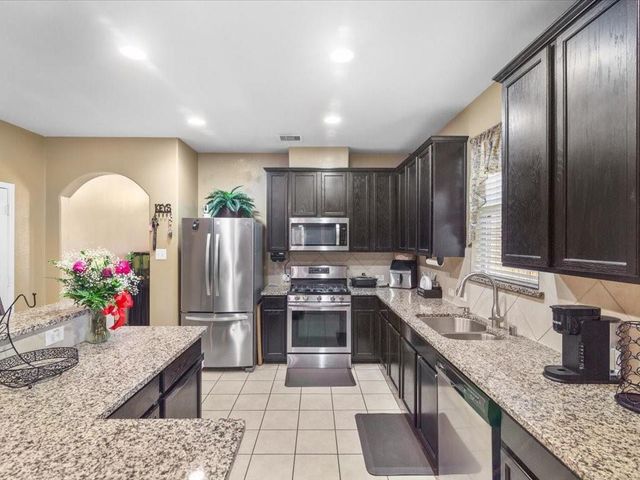 427 Heatherton Hill Drive, Rosenberg, TX 77469