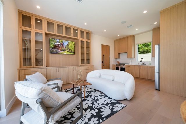 4906 Gaviota, Encino, CA 91436