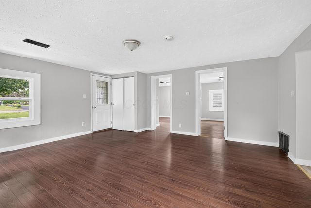 1678 Dewberry Road, Columbus, OH 43207