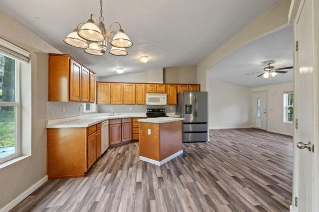 19307 Ferretti Road, Groveland, CA 95321