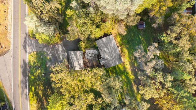 19307 Ferretti Road, Groveland, CA 95321