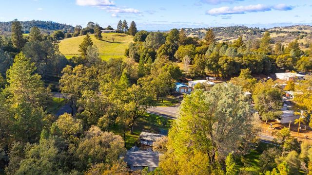 19307 Ferretti Road, Groveland, CA 95321