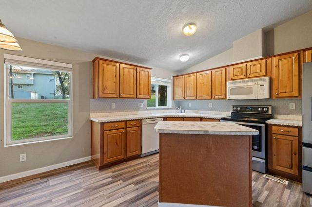 19307 Ferretti Road, Groveland, CA 95321