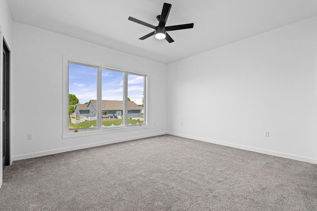 1050 Crockett DRIVE, Holmen, WI 54636