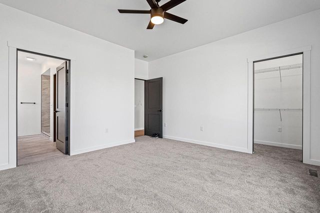 1050 Crockett DRIVE, Holmen, WI 54636