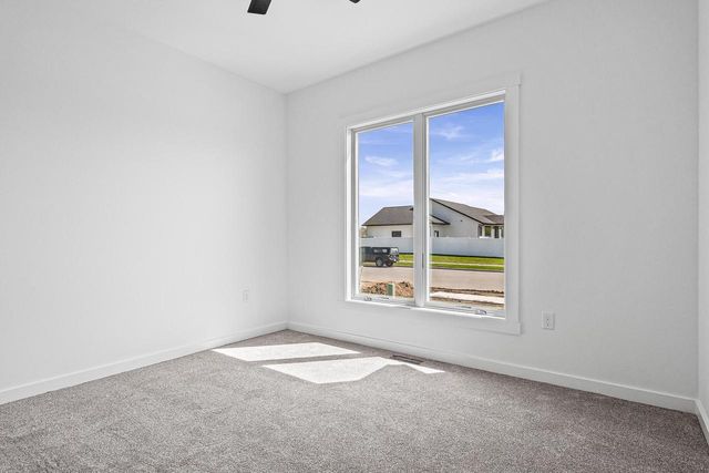 1050 Crockett DRIVE, Holmen, WI 54636