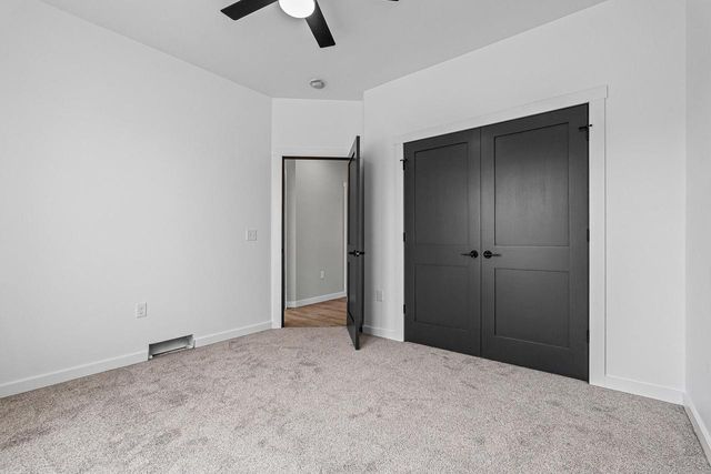 1050 Crockett DRIVE, Holmen, WI 54636