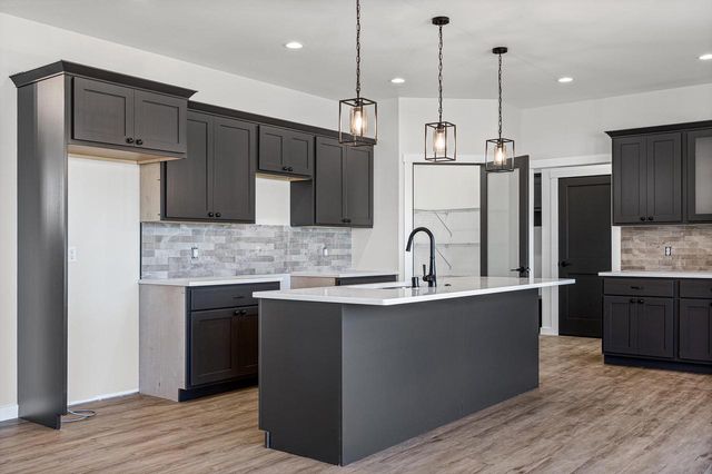 1050 Crockett DRIVE, Holmen, WI 54636