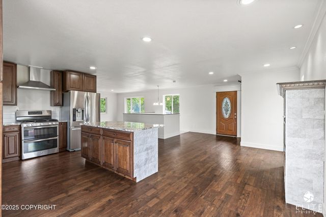 581 N Robin Circle, Wasilla, AK 99654