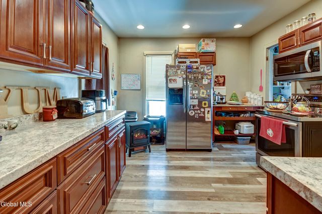 21 Willow Street, Gloversville, NY 12078