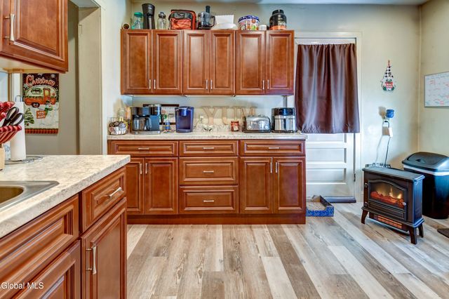 21 Willow Street, Gloversville, NY 12078