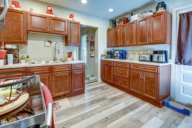 21 Willow Street, Gloversville, NY 12078