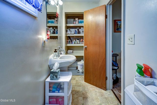 21 Willow Street, Gloversville, NY 12078