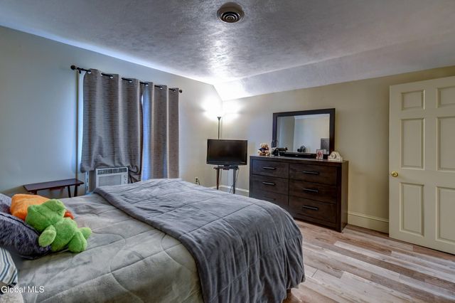 21 Willow Street, Gloversville, NY 12078