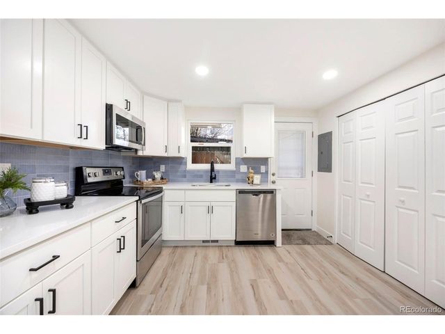 5819 S Pearl St, Centennial, CO 80121