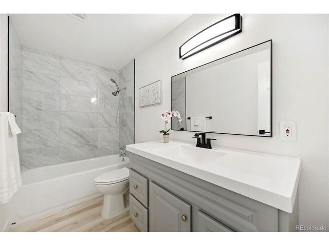 5819 S Pearl St, Centennial, CO 80121