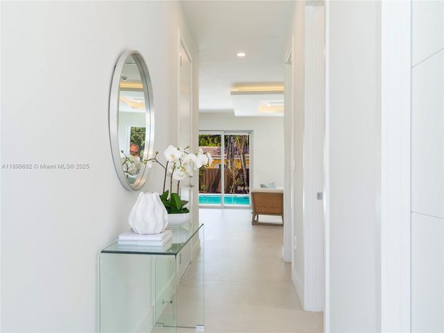 734 NE 14th Ave, Fort Lauderdale, FL 33304